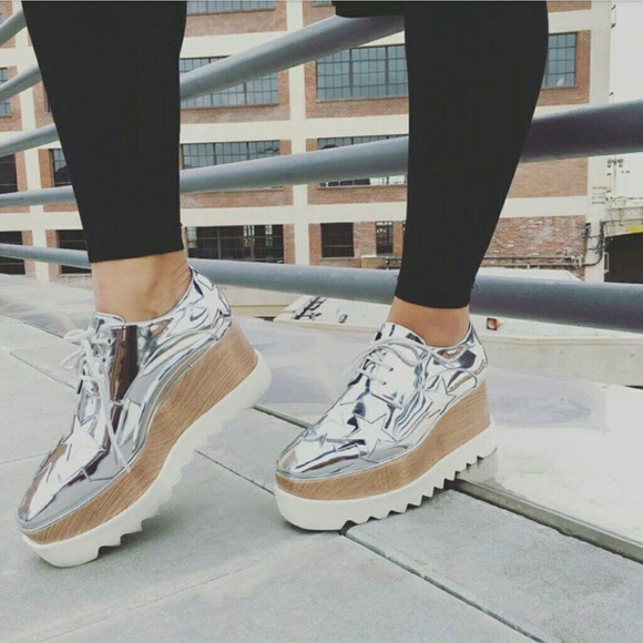 Shoes - Silver Metallic Star Platforms Elyse Oxfords 10